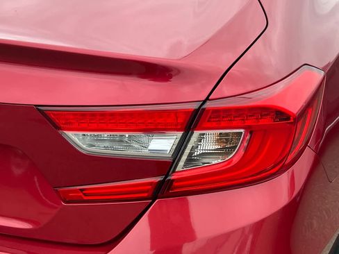 Used 2018 Honda Accord LX image 18