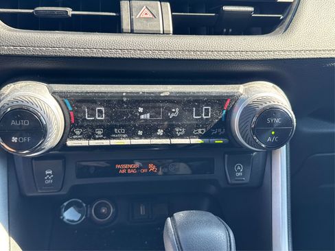 Used 2022 Toyota RAV4 XLE image 30