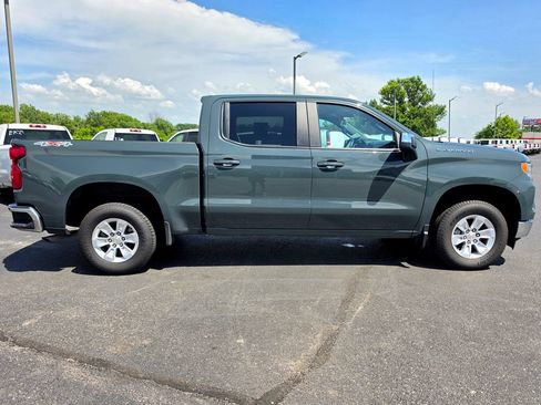 Used 2025 Chevrolet Silverado 1500 LT AWD/4WD image 13