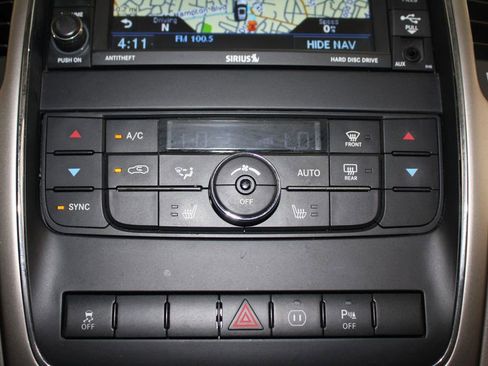 Used 2012 Jeep Grand Cherokee Laredo AWD/4WD image 17