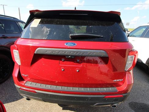 Used 2024 Ford Explorer XLT w/ Equipment Group 202A AWD/4WD image 6