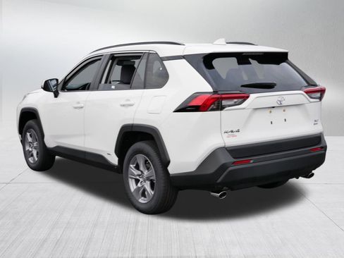 Certified 2025 Toyota RAV4 XLE w/ Convenience Package image 5
