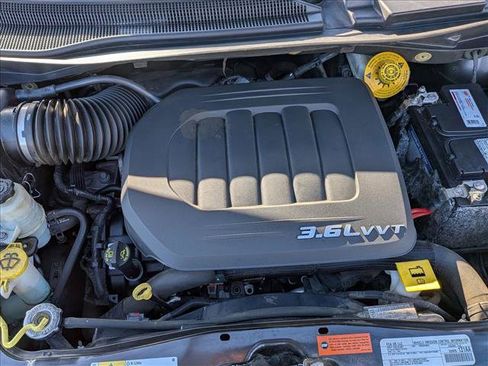 Used 2018 Dodge Grand Caravan SXT FWD image 21