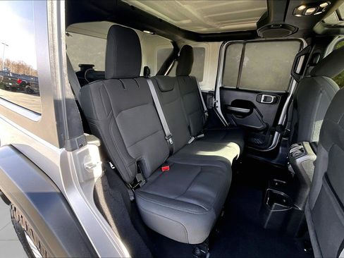 Used 2021 Jeep Wrangler Unlimited Sport image 26