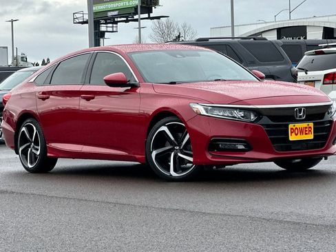 Used 2018 Honda Accord Sport image 2