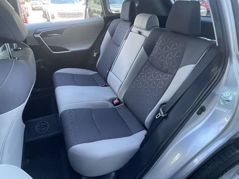 Used 2021 Toyota RAV4 XLE w/ Convenience Package AWD/4WD image 25