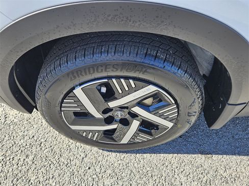 New 2026 Nissan Kicks SV image 15