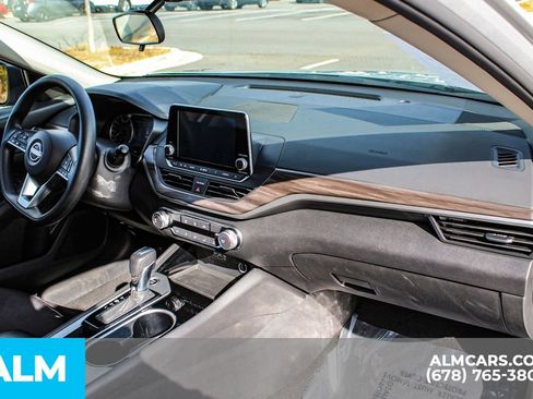 Used 2024 Nissan Altima 2.5 SV image 20
