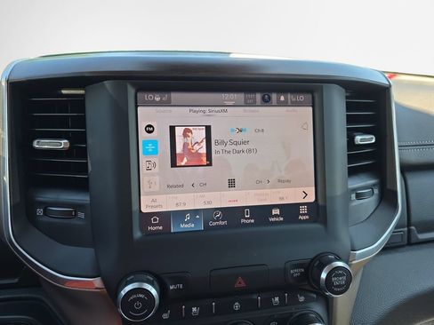 Used 2022 RAM 1500 Laramie AWD/4WD image 21