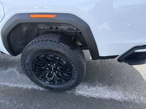 New 2026 GMC Canyon Elevation w/ Convenience Package AWD/4WD image 9