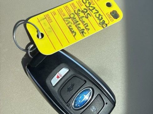 Used 2025 Subaru Outback Limited AWD/4WD image 17