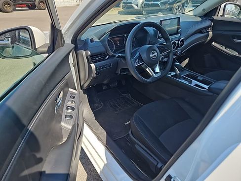 Used 2024 Nissan Sentra SV image 6