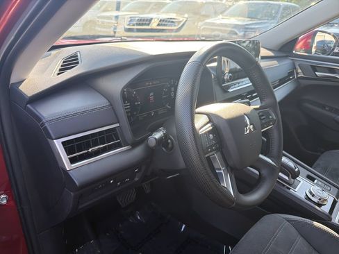 Used 2023 Mitsubishi Outlander SE AWD/4WD image 21