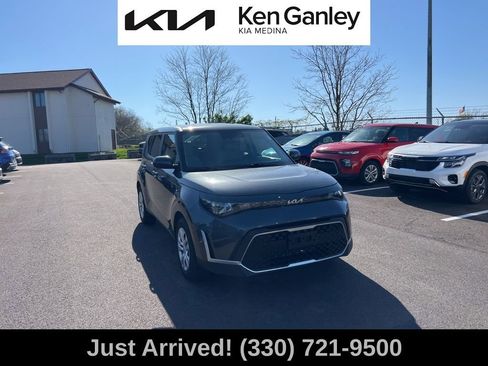 Certified 2024 Kia Soul LX image 3