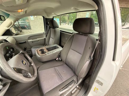 Used 2011 Chevrolet Silverado 1500 W/T RWD image 12