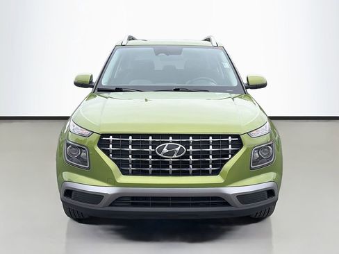 Used 2023 Hyundai Venue SEL image 2