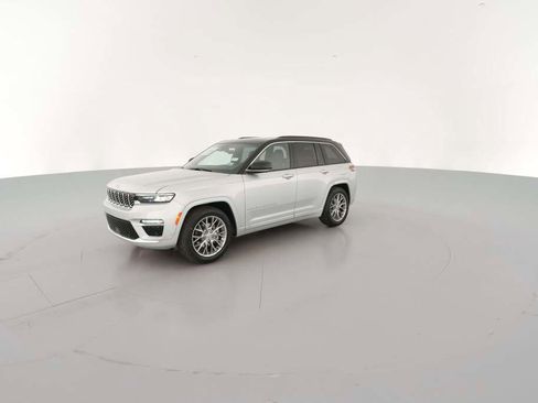 New 2025 Jeep Grand Cherokee Summit w/ Luxury Tech Group V image 4