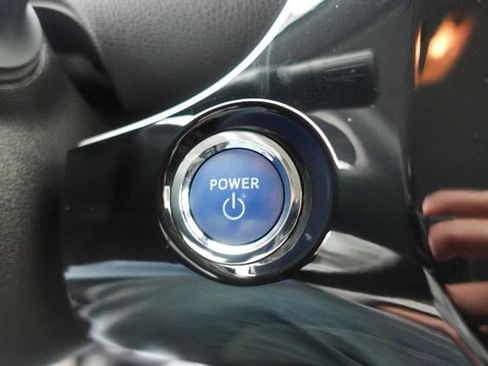 Certified 2017 Toyota Prius Two image 19