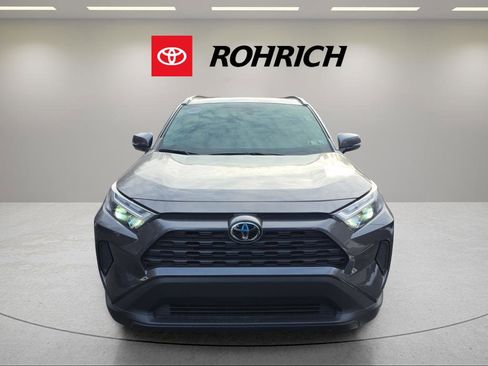 Used 2022 Toyota RAV4 XLE image 8