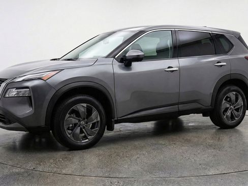Used 2025 Nissan Rogue SV FWD image 3