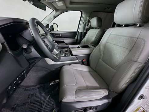 Used 2024 Toyota Tundra Limited w/ Power Package AWD/4WD image 18