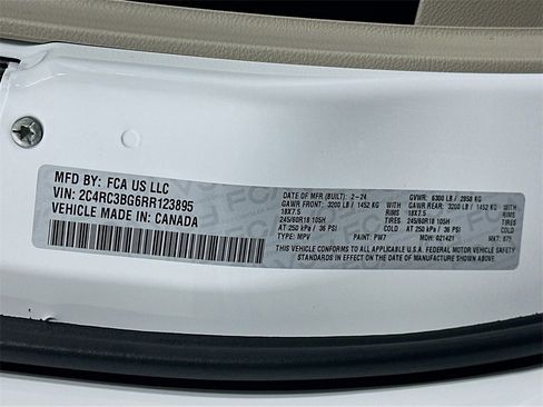 Used 2024 Chrysler Pacifica Touring-L image 35