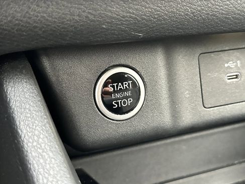 Certified 2021 Nissan Rogue S image 22