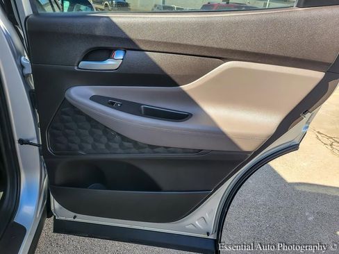 Used 2019 Hyundai Santa Fe SE image 20