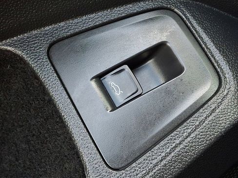 Used 2022 Volkswagen Tiguan SE AWD/4WD image 27