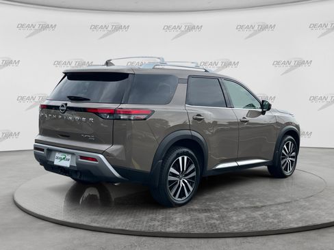 Used 2025 Nissan Pathfinder Platinum w/ Cargo Package AWD/4WD image 8