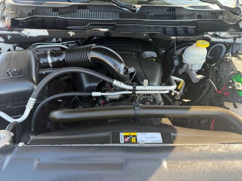 Used 2017 RAM 1500 Classic SLT image 39