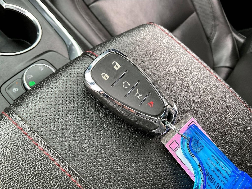 Used 2023 Chevrolet Traverse RS AWD/4WD image 29