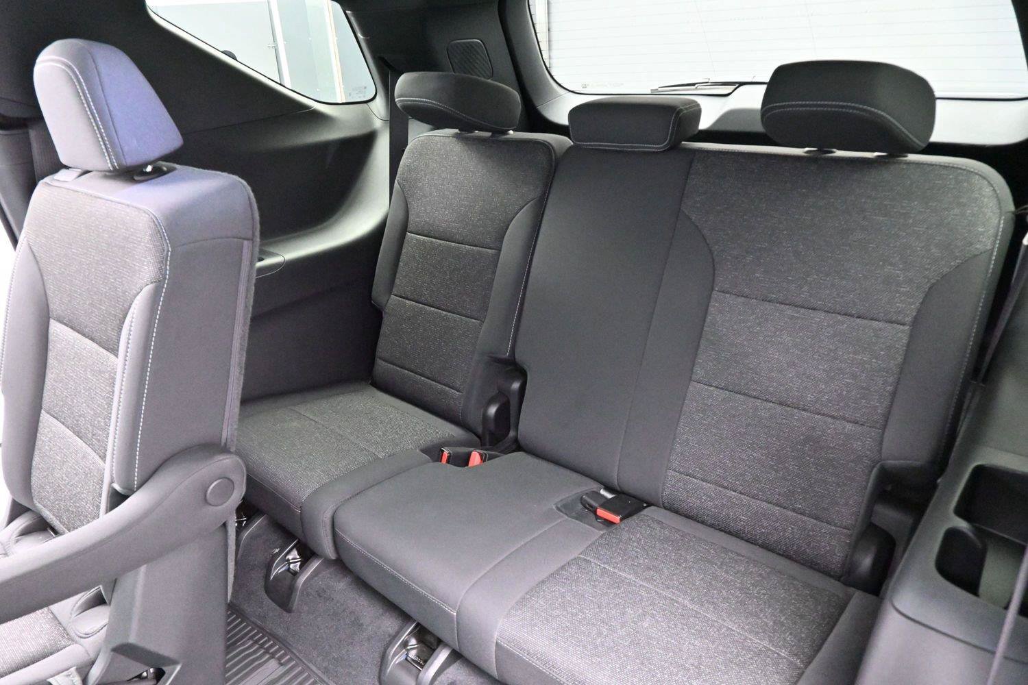 Used 2024 Chevrolet Traverse LT w/ LPO, Floor Liner Package FWD image 29