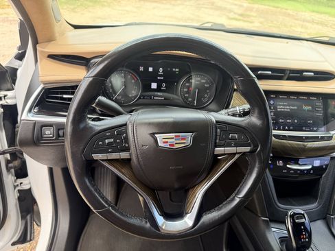 Used 2021 Cadillac XT6 Premium Luxury w/ Platinum Package AWD/4WD image 19