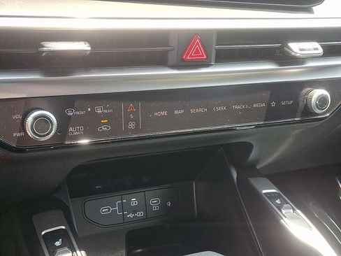 Certified 2024 Kia Sorento S AWD/4WD image 16