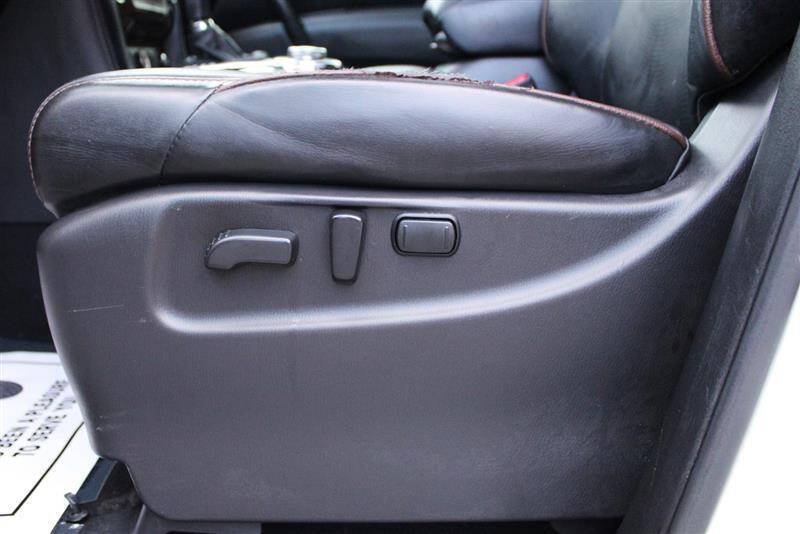 Used 2018 Nissan Armada Platinum w/ Interior Lighting Package AWD/4WD image 12