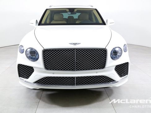 Used 2021 Bentley Bentayga Plug-In Hybrid AWD/4WD image 4