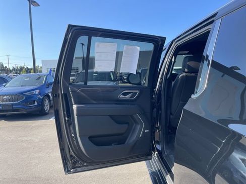 Used 2022 Chevrolet Suburban LT AWD/4WD image 26