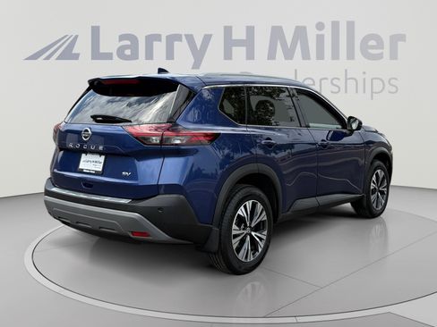 Used 2021 Nissan Rogue SV w/ Premium Package FWD image 5