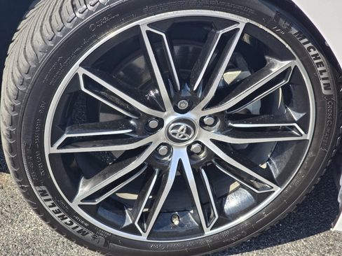 Certified 2019 Toyota Avalon XSE w/ All Weather Liner Package FWD image 9