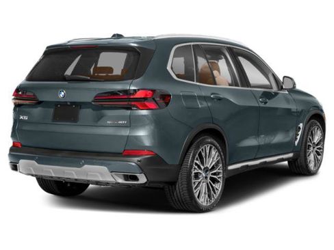 Used 2024 BMW X5 sDrive40i w/ M Sport Package RWD image 5