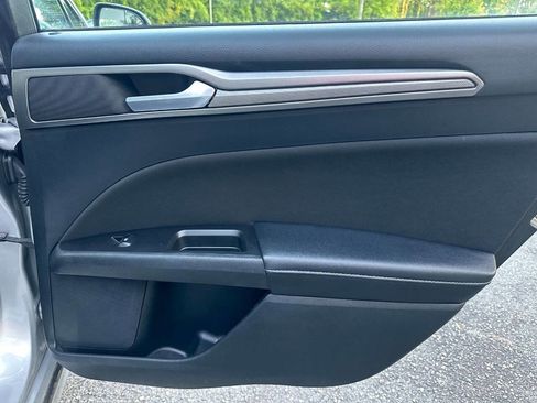 Used 2017 Ford Fusion SE image 36