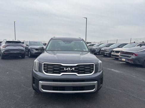 Certified 2023 Kia Telluride S w/ S Sunroof Package image 8