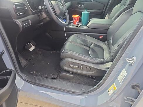 Used 2024 Honda Pilot Touring image 3