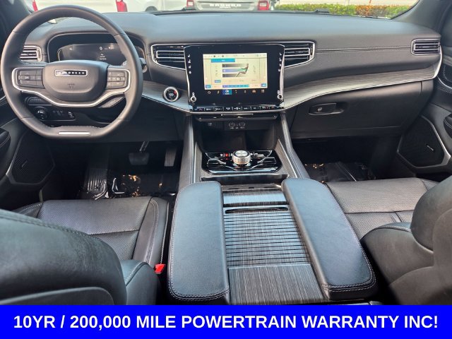 Used 2024 Jeep Wagoneer Series III AWD/4WD image 12