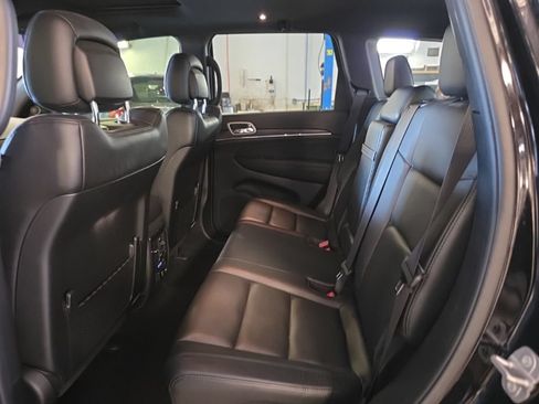 Used 2020 Jeep Grand Cherokee Limited w/ Trailer Tow Group IV RWD image 5