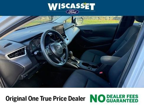 Used 2024 Toyota Corolla LE image 3