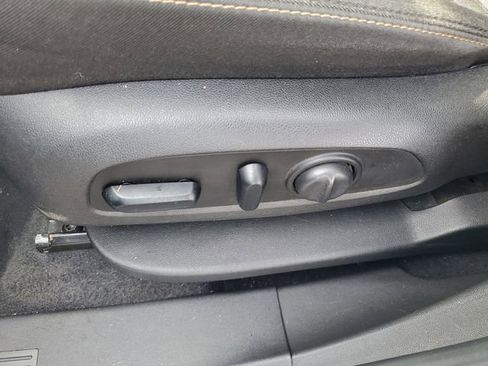 Used 2020 Chevrolet Equinox LT FWD image 19