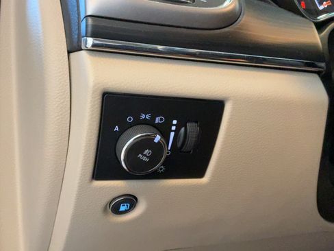 Used 2020 Jeep Grand Cherokee Limited RWD image 20