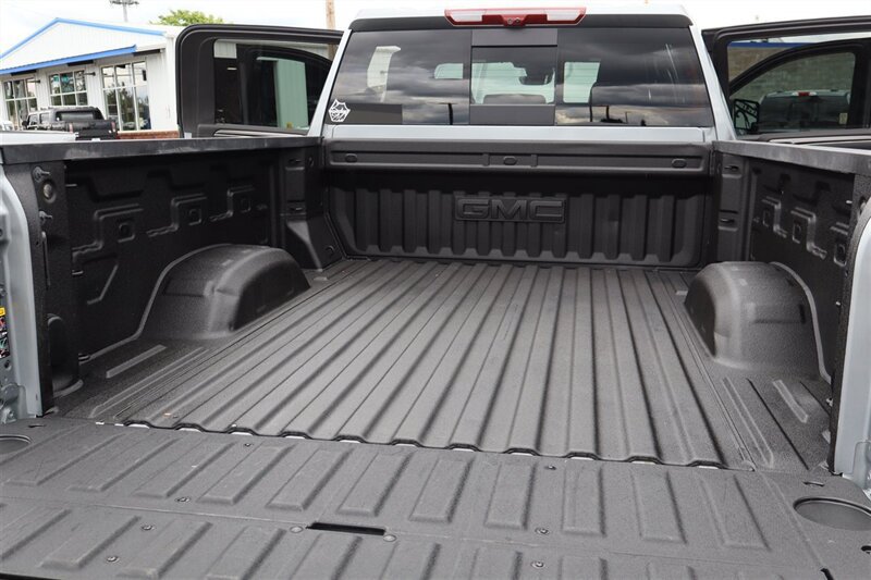 Used 2025 GMC Sierra 3500 AT4 w/ AT4 Premium Plus Package AWD/4WD image 42